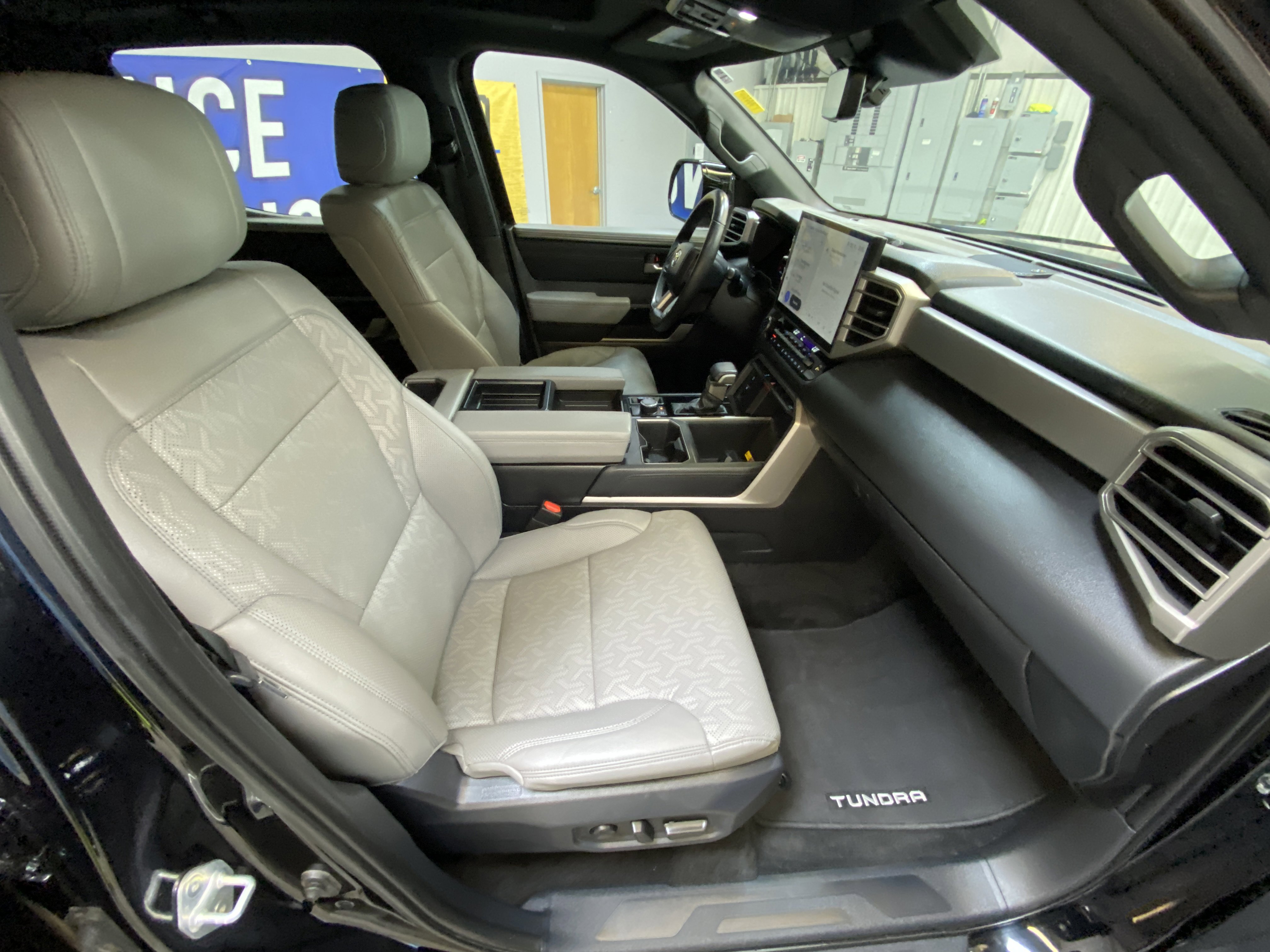 Used 2025 Toyota Tundra Limited w/ Power Package image 29