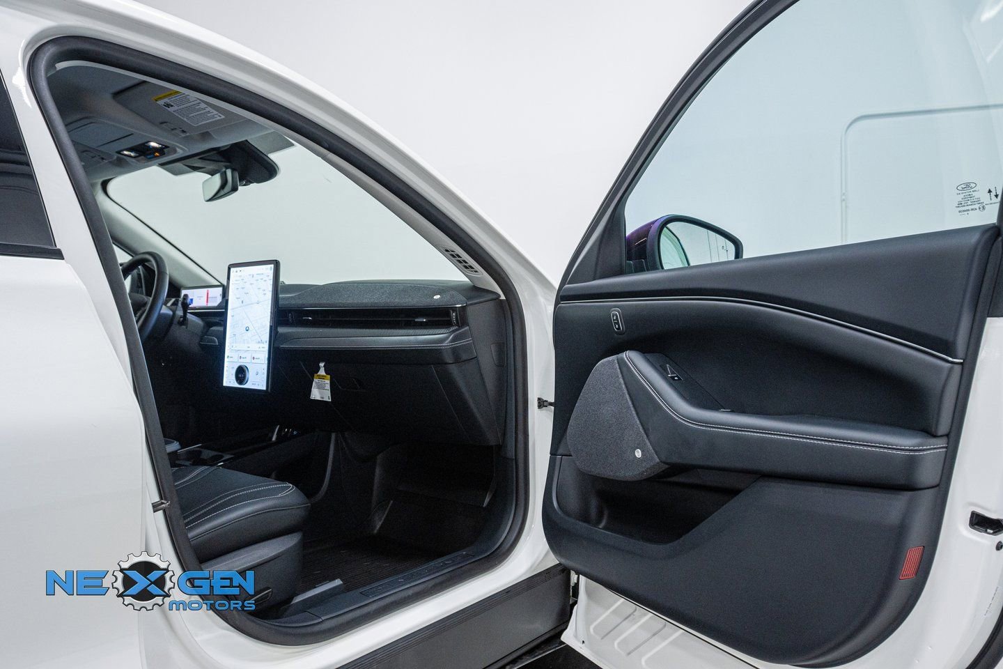 Used 2024 Ford Mustang Mach-E Premium image 37