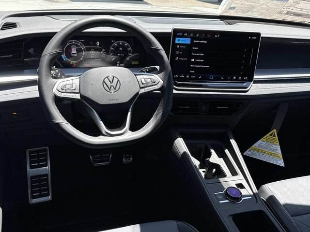 New 2026 Volkswagen Tiguan SE R-Line FWD image 6