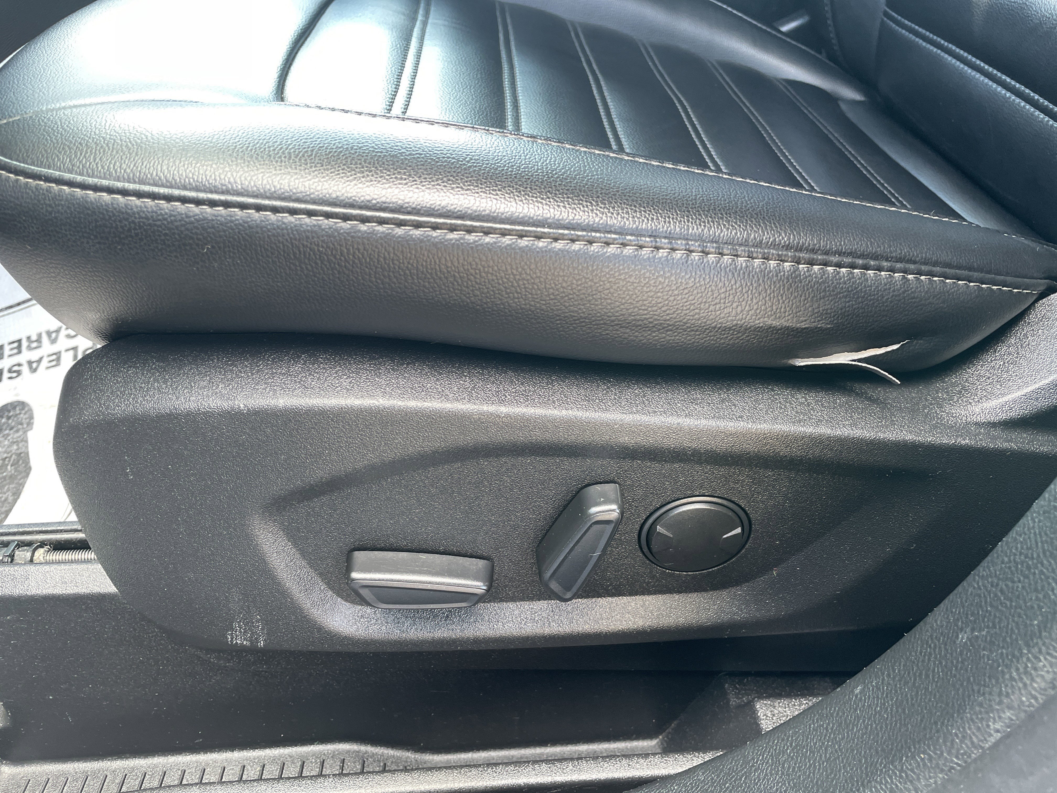 Used 2024 Ford Edge SEL w/ Convenience Package image 15