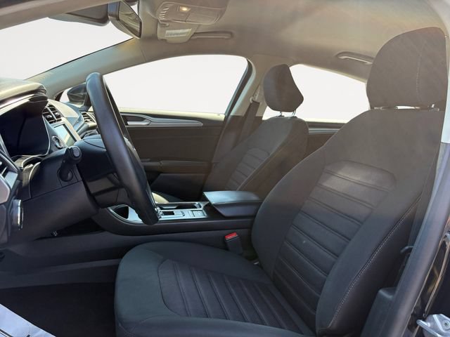 Used 2020 Ford Fusion SE FWD image 9