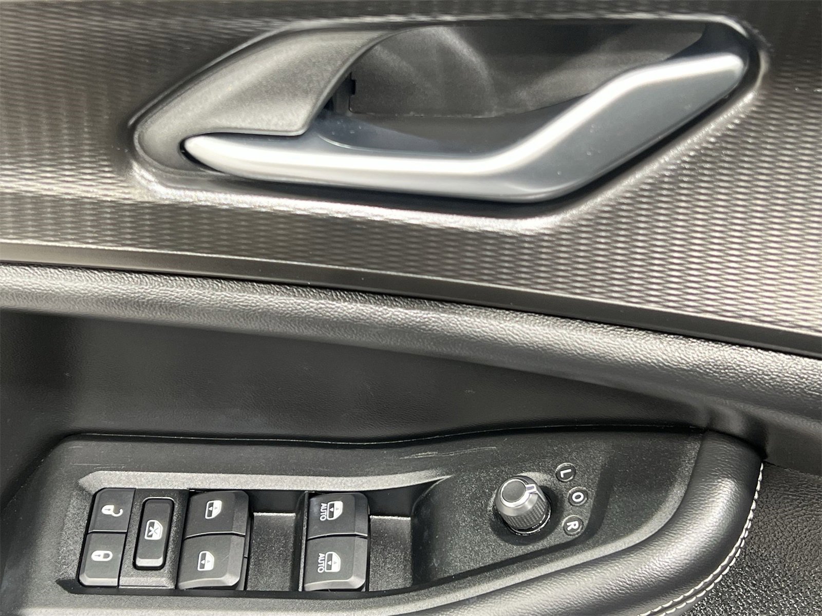 Used 2023 Jeep Grand Cherokee L Laredo image 13