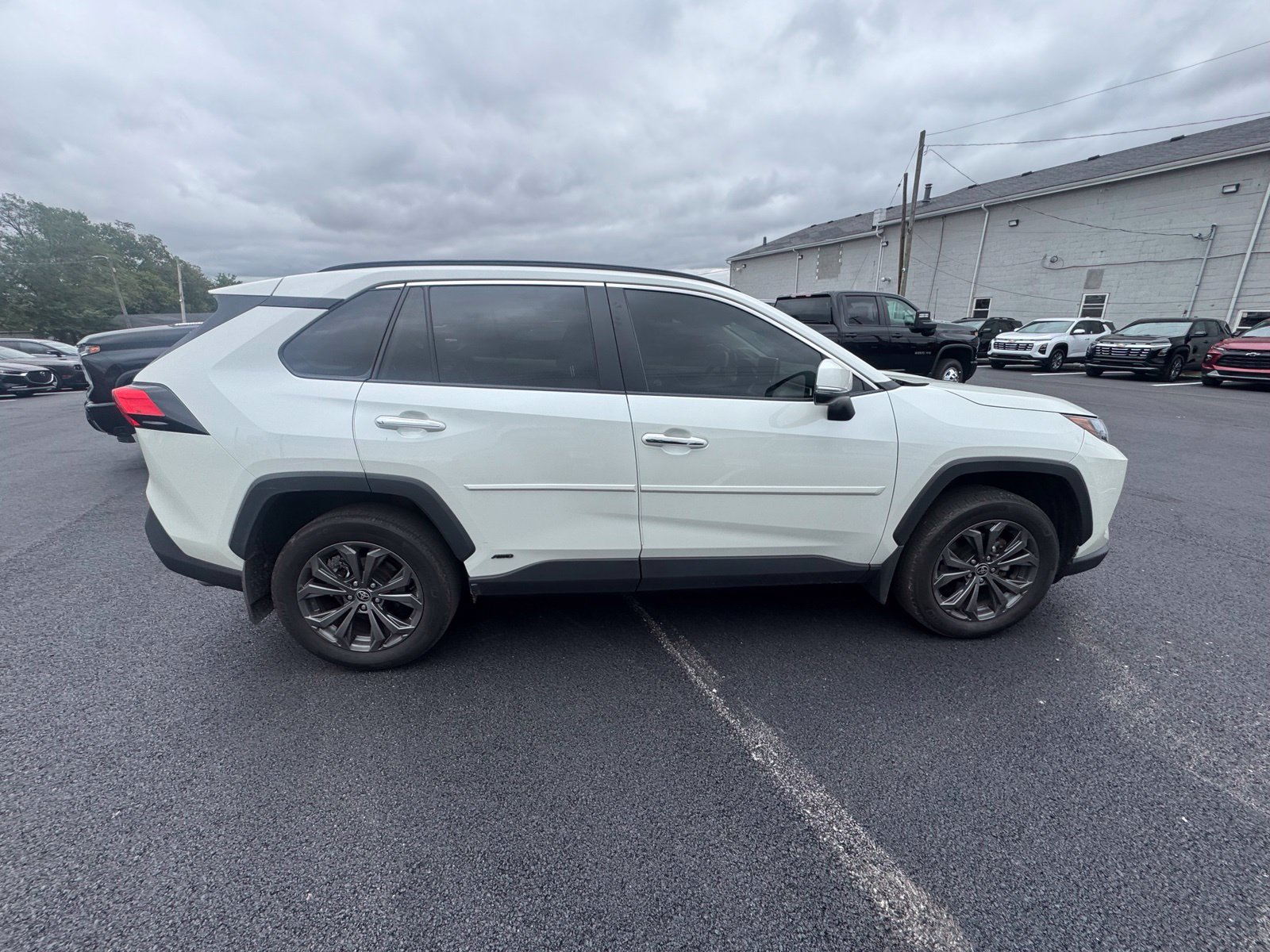 Used 2022 Toyota RAV4 Limited AWD/4WD image 7