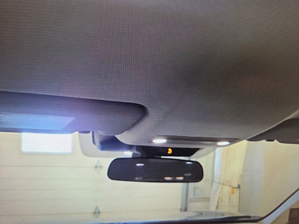 Used 2025 Nissan Kicks SV AWD/4WD image 13