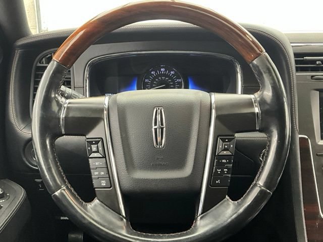 Used 2017 Lincoln Navigator Reserve AWD/4WD image 11