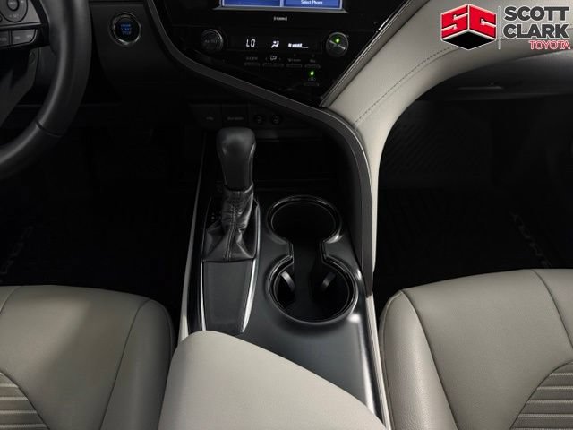 Used 2020 Toyota Camry SE w/ Convenience Package FWD image 22