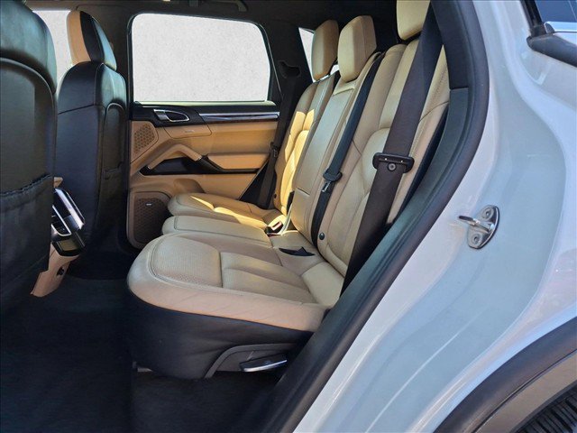 Used 2015 Porsche Cayenne Diesel AWD/4WD image 21