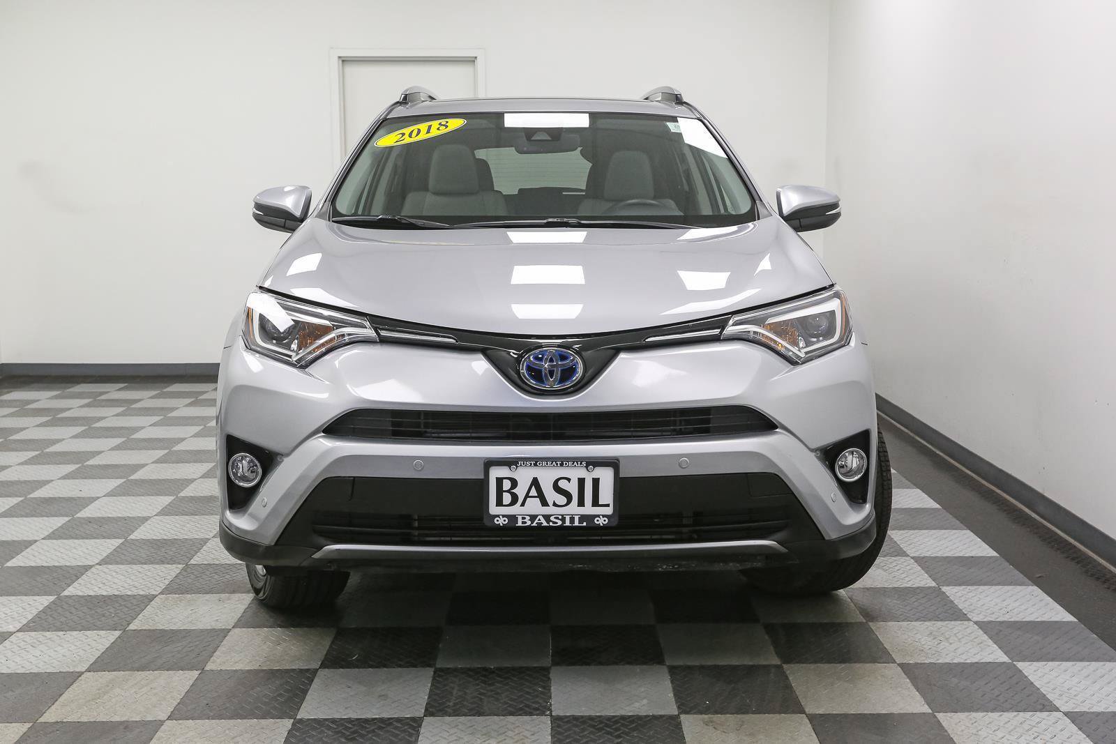 Used 2018 Toyota RAV4 Limited AWD/4WD image 3