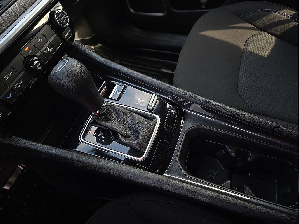 Used 2025 Jeep Compass Sport image 21
