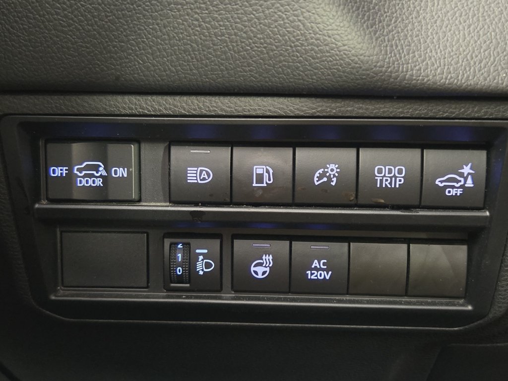 Used 2023 Toyota Sequoia Limited AWD/4WD image 23