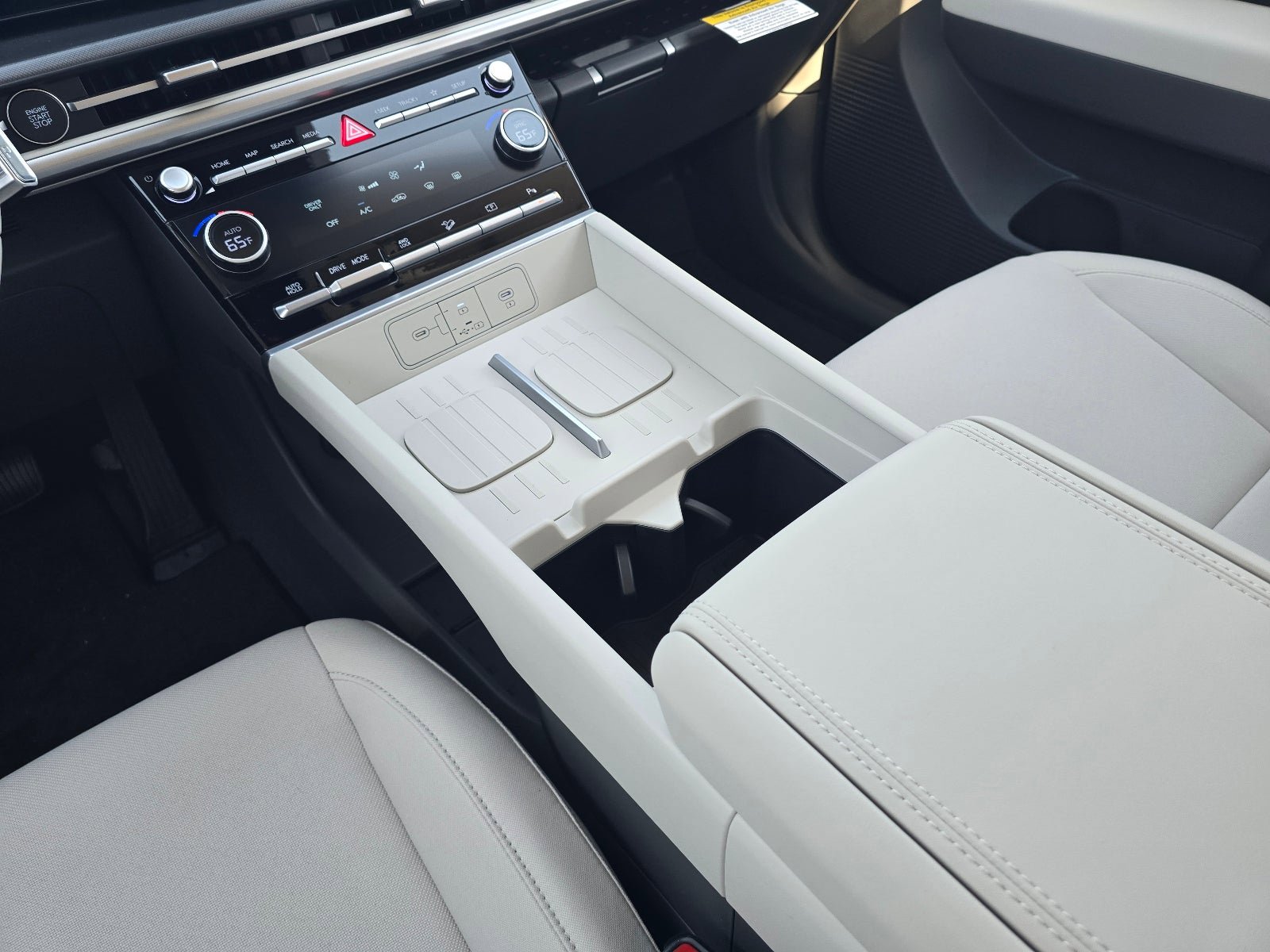 New 2026 Hyundai Santa Fe SE image 17