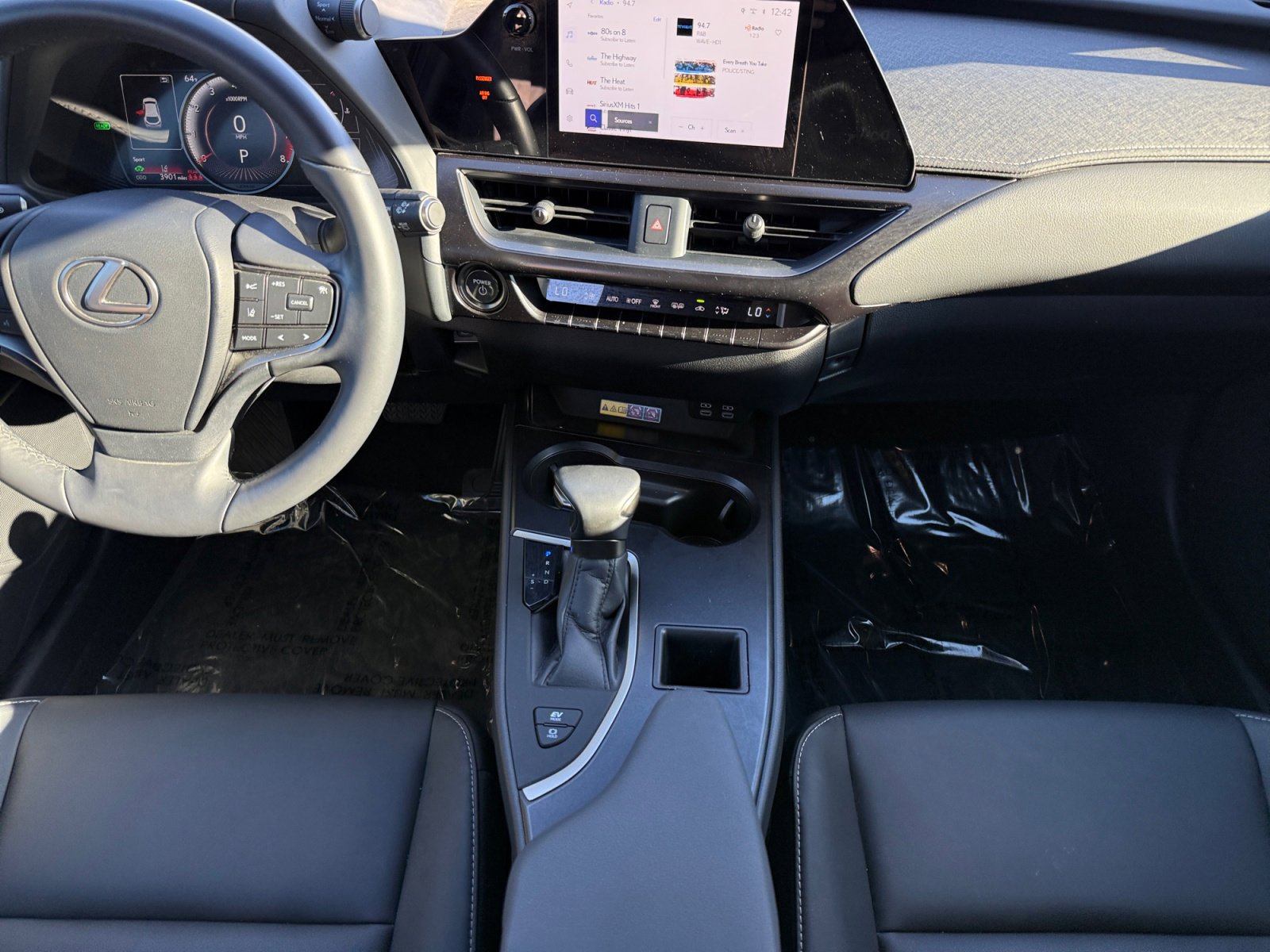 Used 2024 Lexus UX 250h FWD image 11
