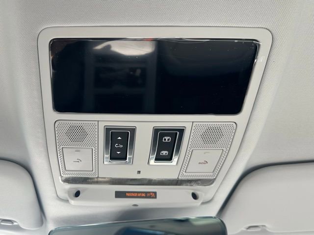 New 2025 Land Rover Defender 90 S image 30