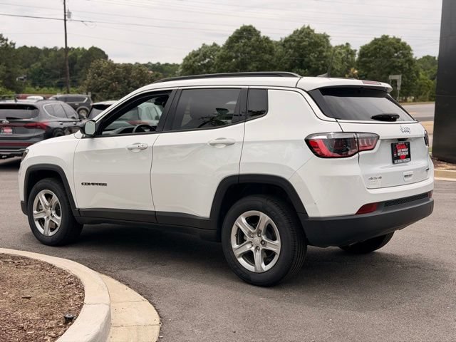 Used 2024 Jeep Compass Latitude AWD/4WD image 9