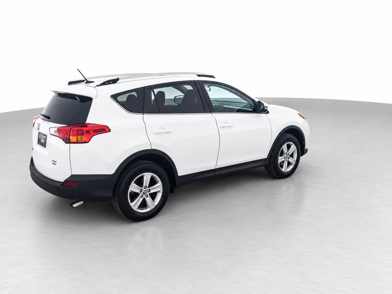 Used 2015 Toyota RAV4 XLE AWD/4WD image 5