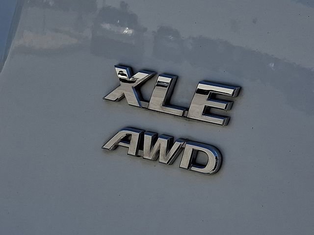 Used 2017 Toyota RAV4 XLE w/ Plus Special Value Package AWD/4WD image 31