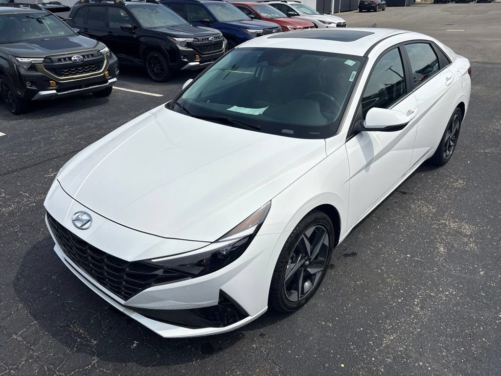 Used 2023 Hyundai Elantra Limited FWD image 6