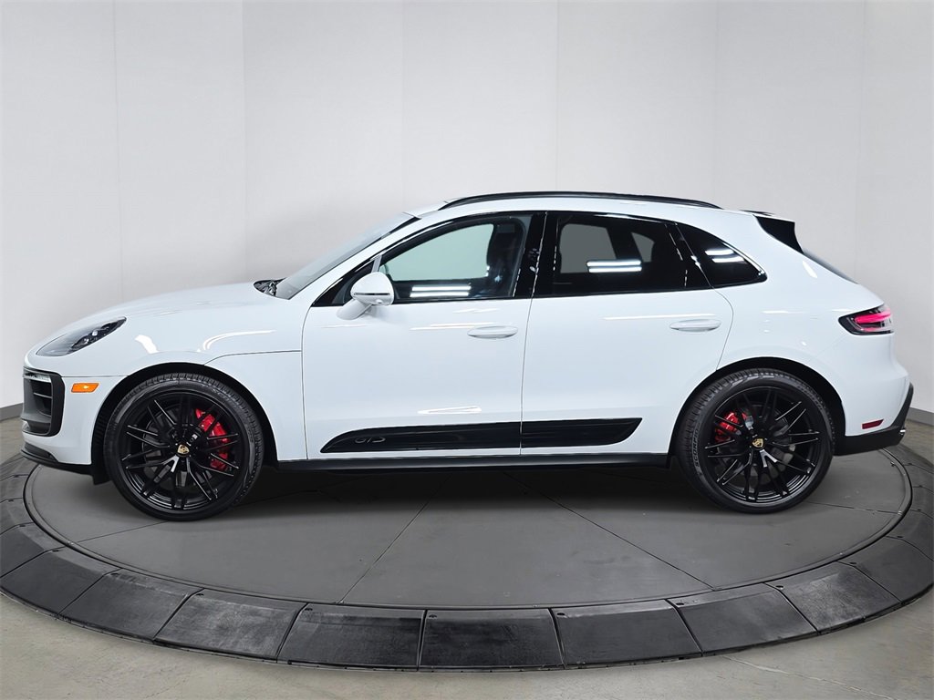Certified 2025 Porsche Macan GTS image 2