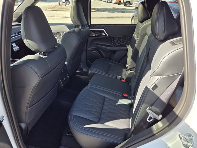 New 2026 Mitsubishi Outlander SEL Black Edition FWD image 6