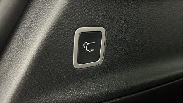 Used 2024 Chrysler Pacifica Touring FWD image 32