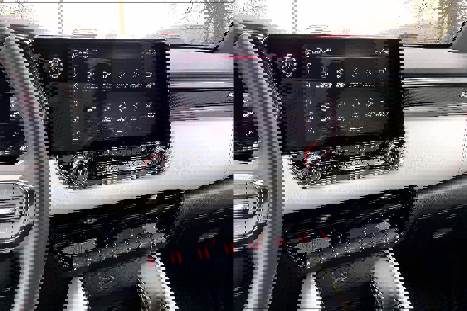 Used 2025 GMC Canyon AT4 w/ AT4X Package image 6