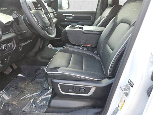 Used 2025 RAM 1500 Laramie AWD/4WD image 15