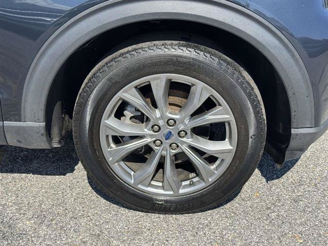 Used 2023 Ford Explorer XLT w/ Equipment Group 202A AWD/4WD image 28