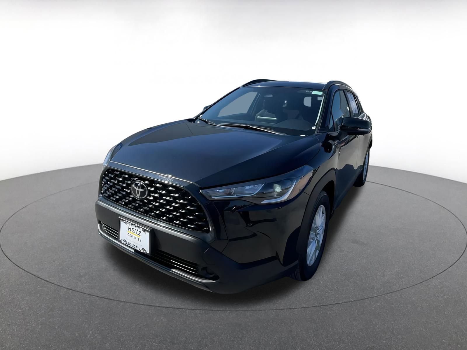 Used 2025 Toyota Corolla Cross LE image 7