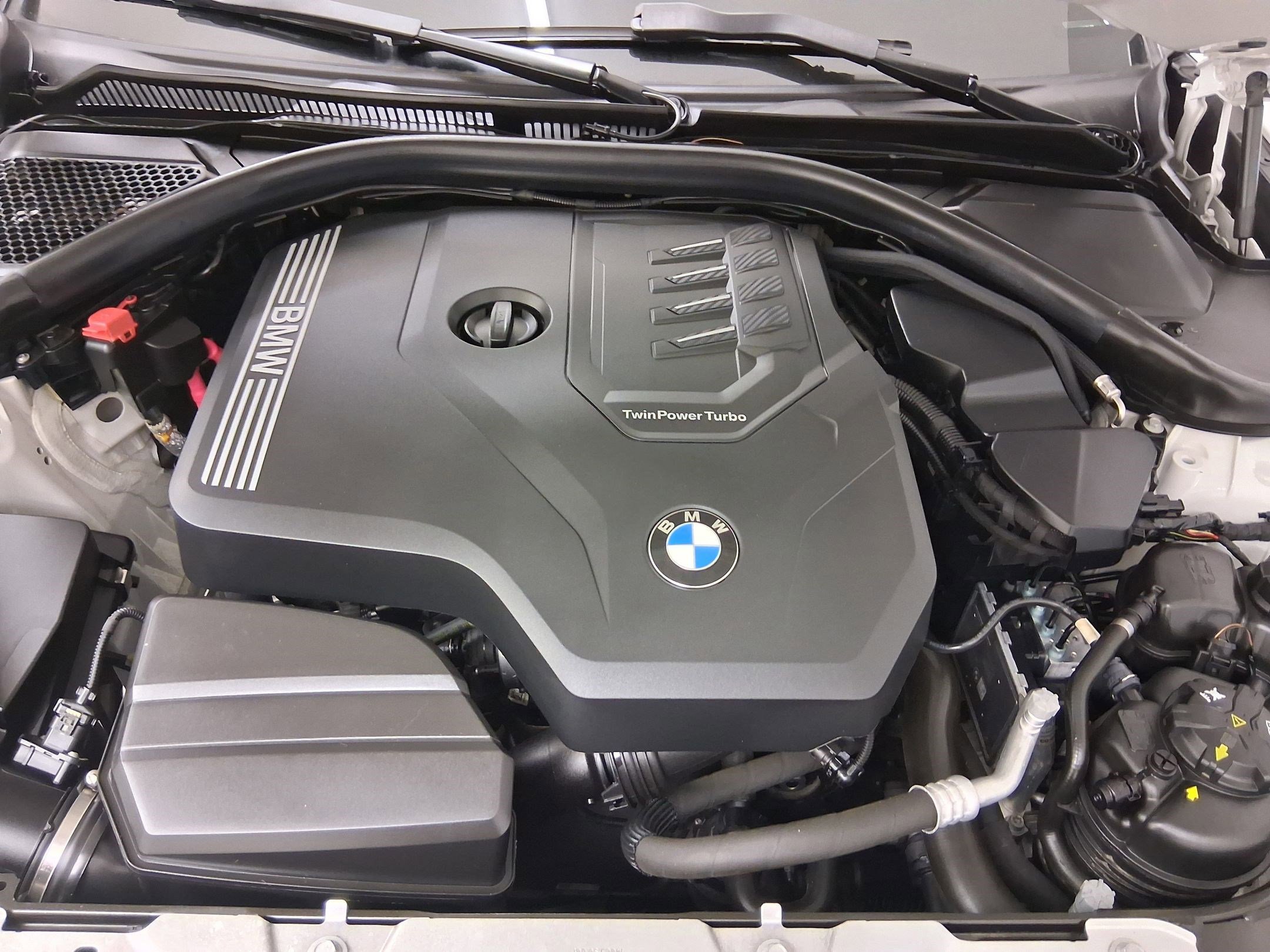 Used 2023 BMW 330i Sedan w/ Premium Package image 34