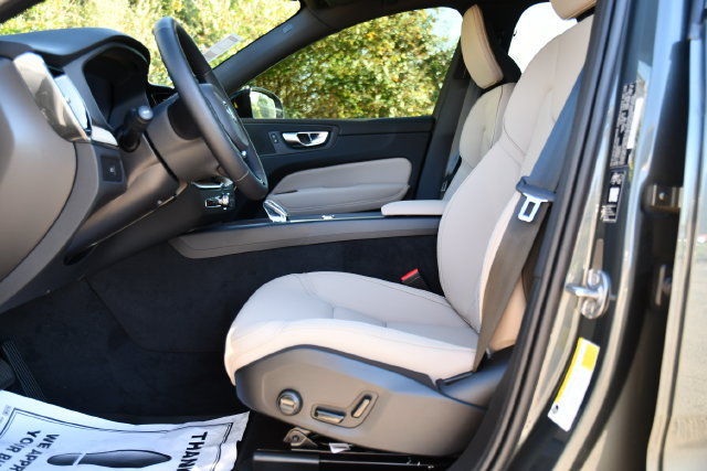 New 2027 Volvo XC60 B5 Core AWD/4WD image 12