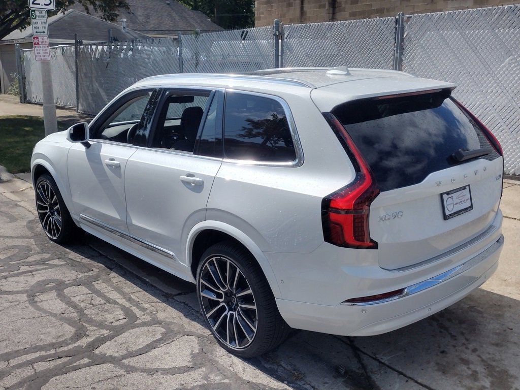 New 2026 Volvo XC90 B6 Plus image 8