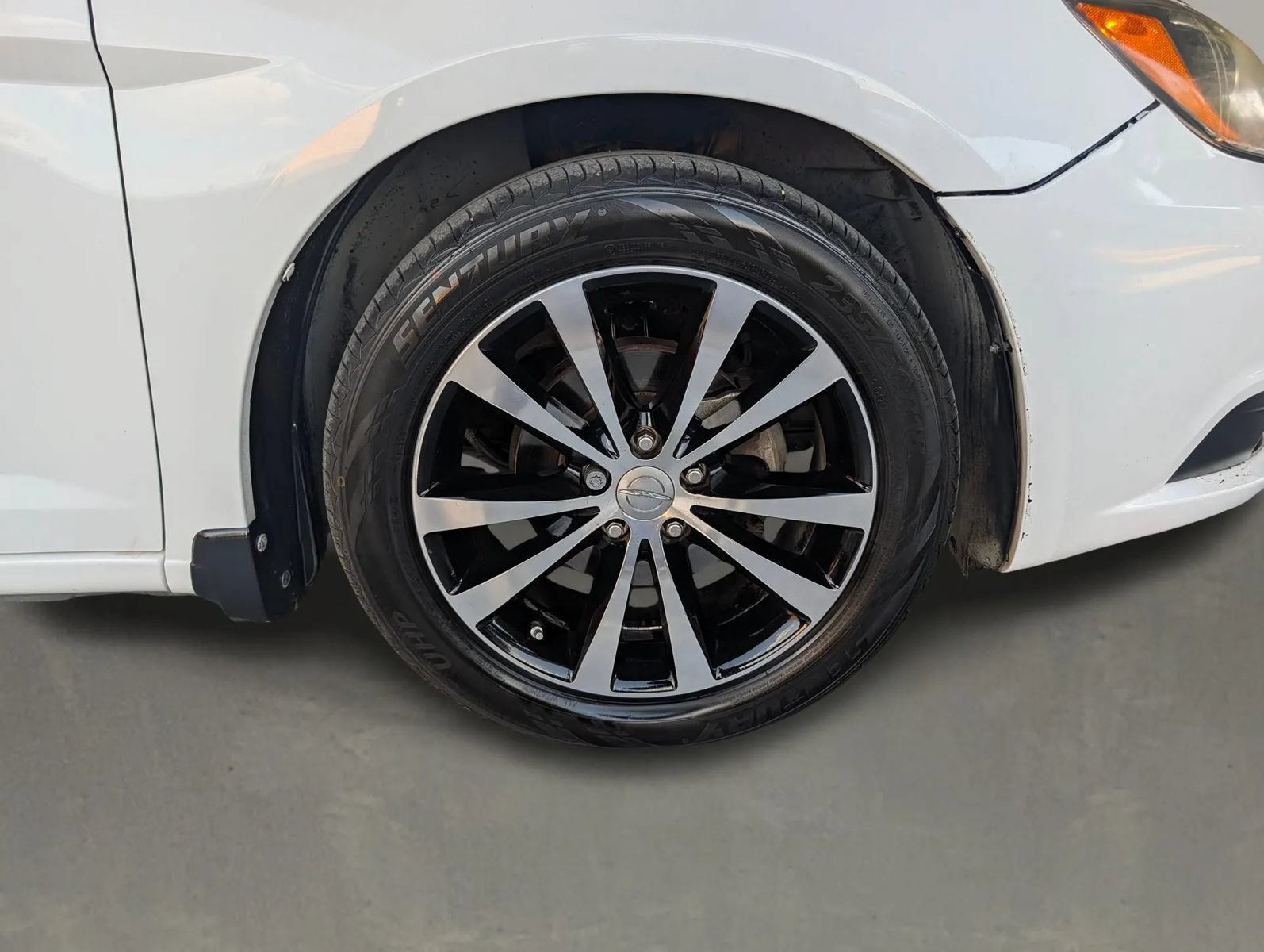 Used 2012 Chrysler 200 S FWD image 11