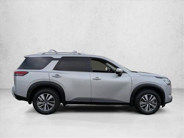 Used 2022 Nissan Pathfinder SL FWD video 4