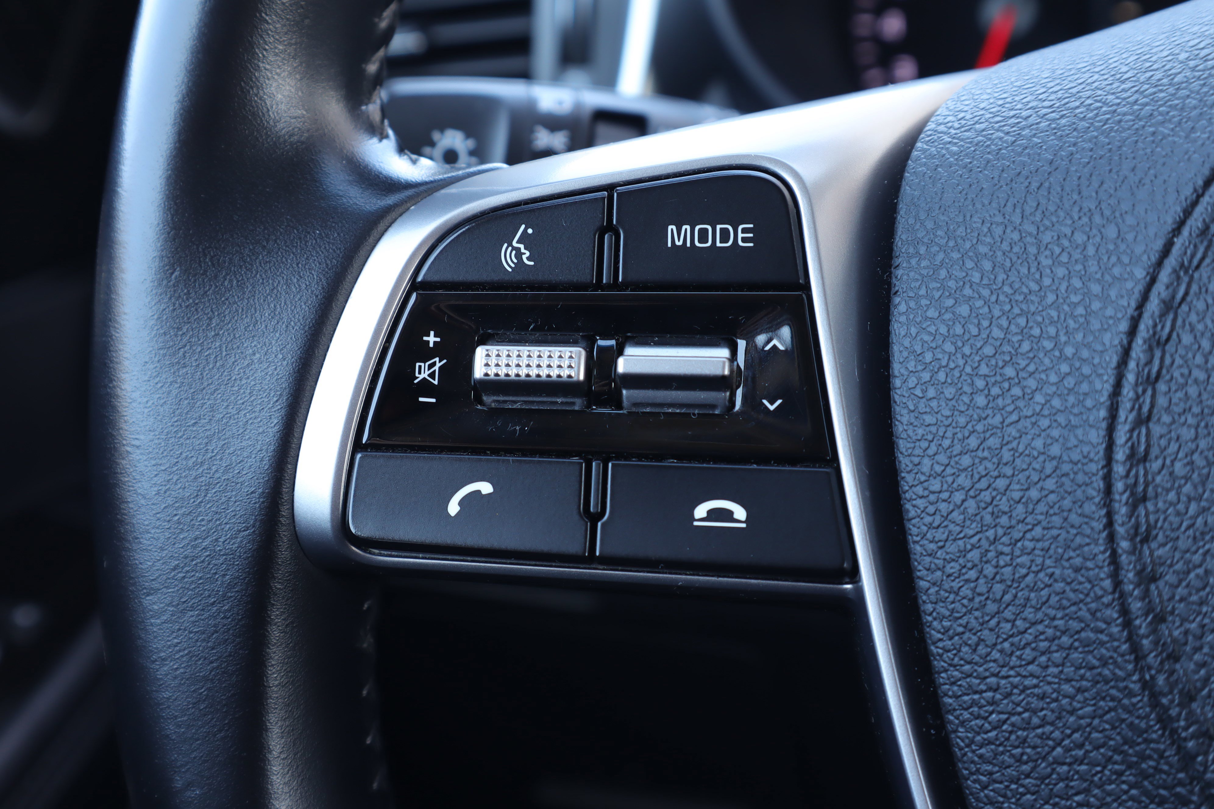 Used 2020 Kia Sorento EX image 16