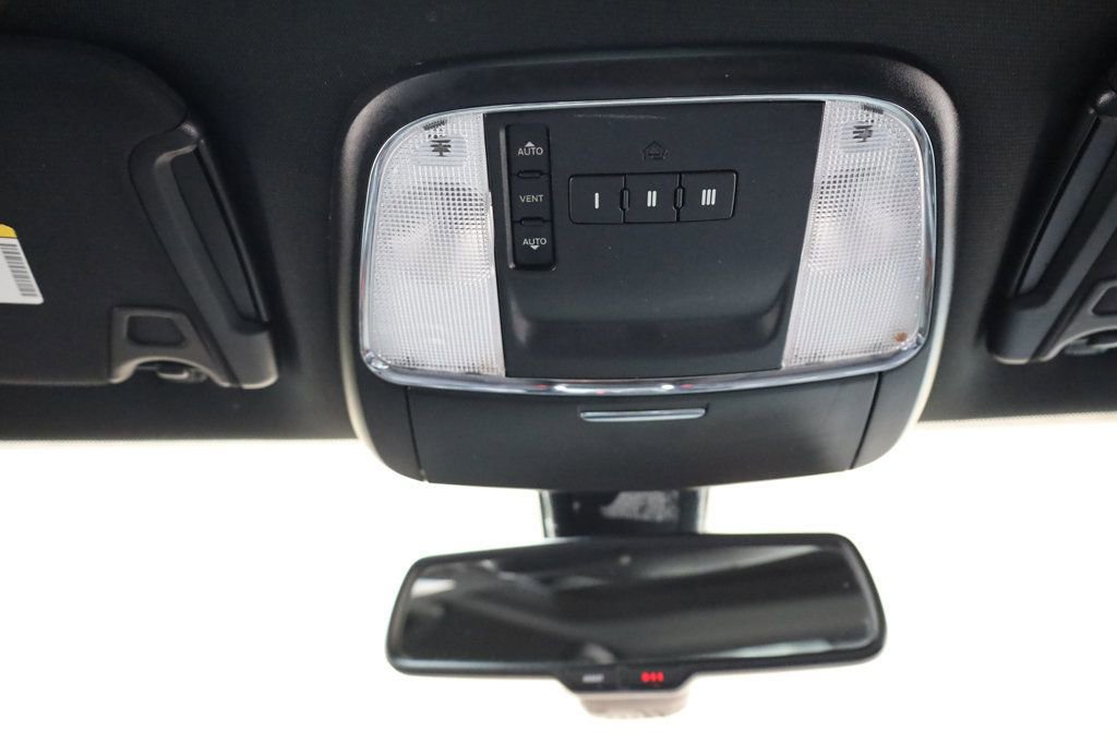 Used 2016 Dodge Charger SXT w/ Navigation & Travel Group image 35