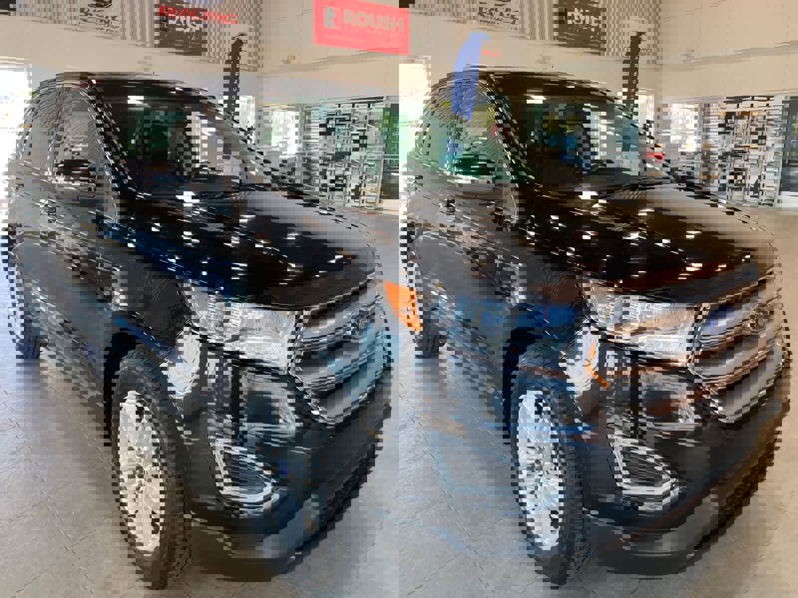 Used 2018 Ford Edge SEL w/ Equipment Group 201A AWD/4WD image 3