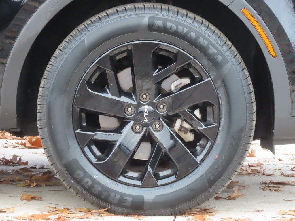 Certified 2023 Kia Sorento S w/ Panoramic Sunroof Package image 16