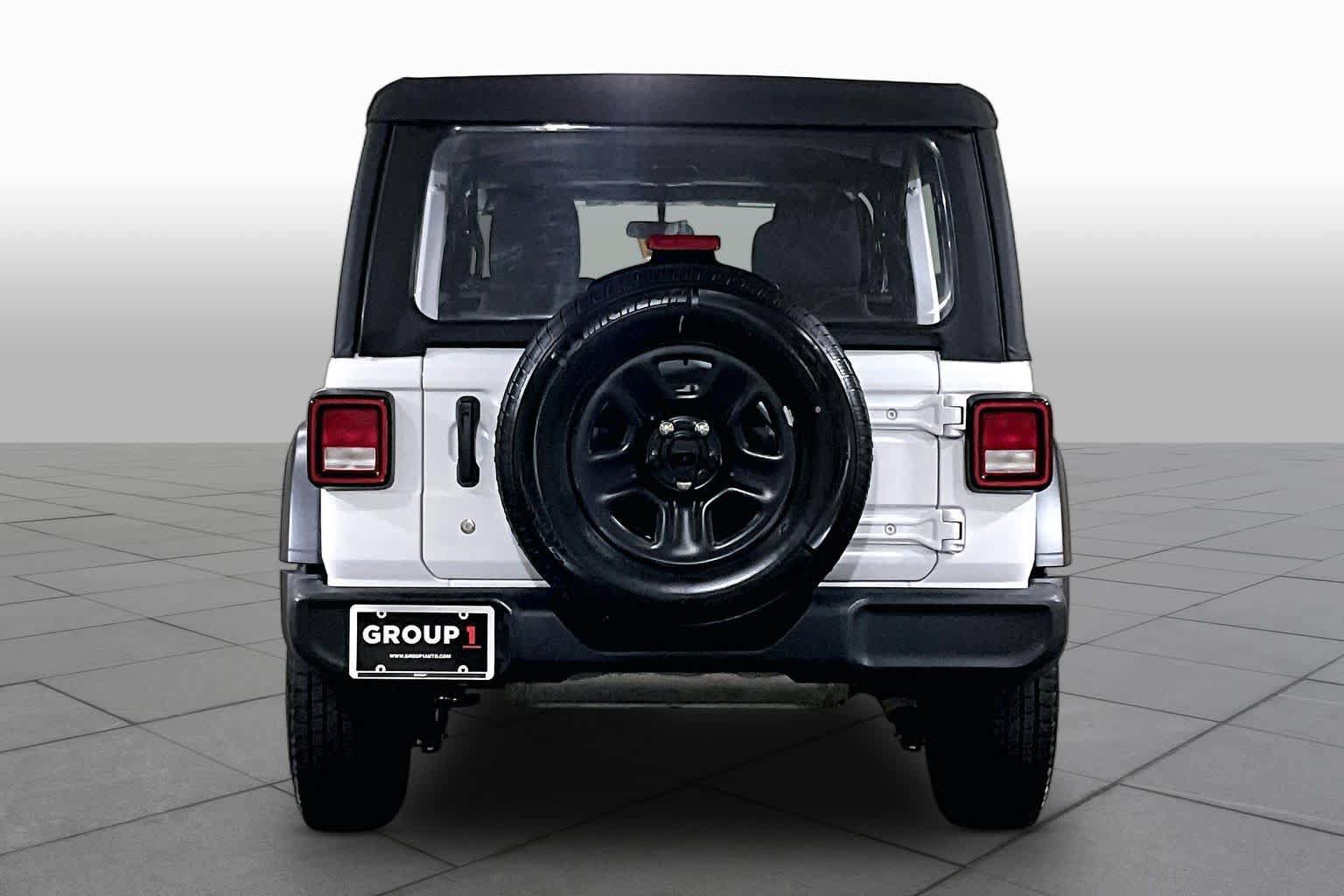 Used 2022 Jeep Wrangler Unlimited Sport AWD/4WD image 4