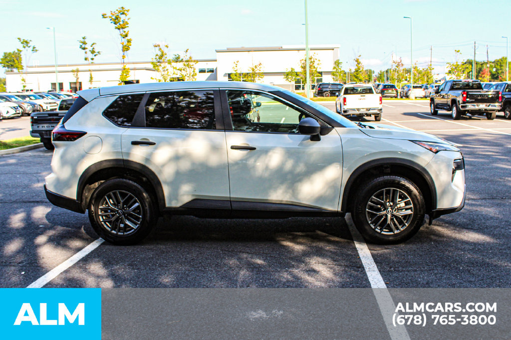 Used 2024 Nissan Rogue S FWD image 8
