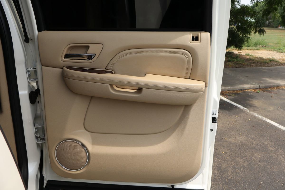 Used 2012 Cadillac Escalade EXT Luxury image 26