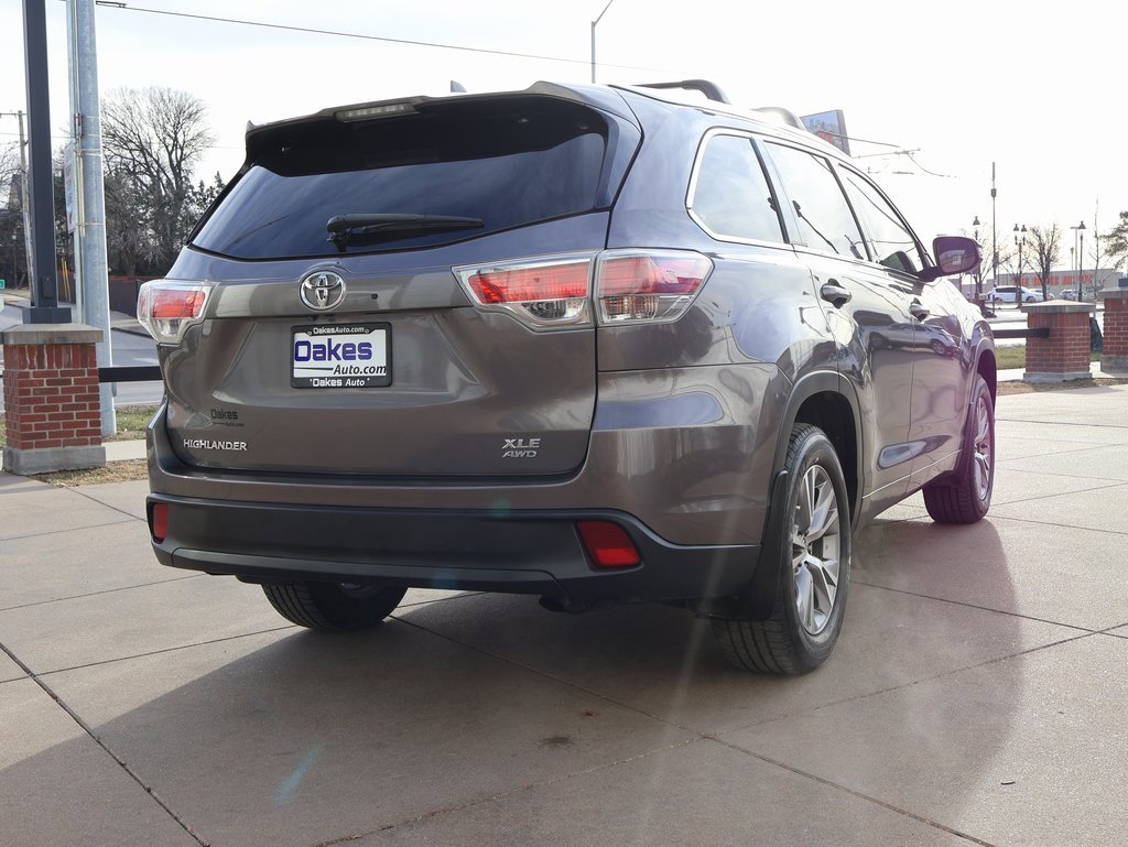 Used 2015 Toyota Highlander XLE image 8