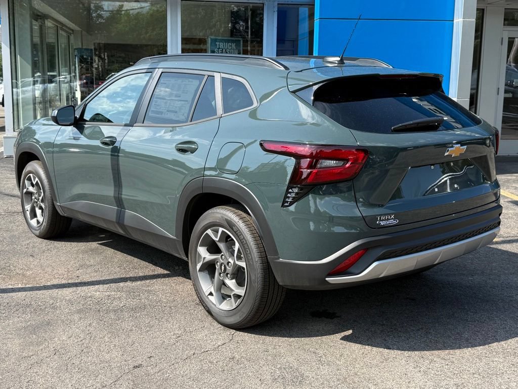 New 2026 Chevrolet Trax LT w/ LT Convenience Package FWD image 7