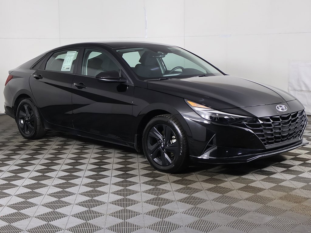 Used 2023 Hyundai Elantra Blue w/ Winter Weather Package image 2