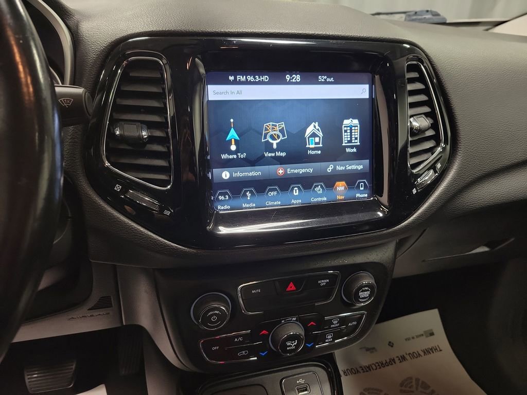 Used 2018 Jeep Compass Limited w/ Navigation Group image 15