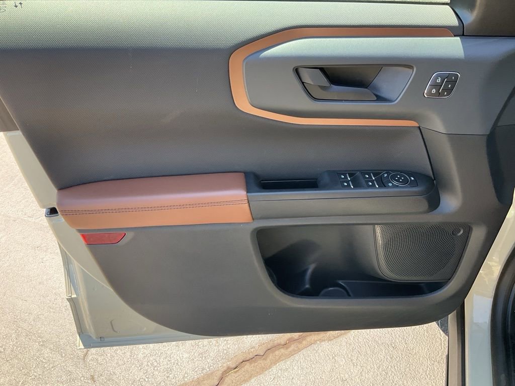 Used 2024 Ford Bronco Sport Outer Banks image 3