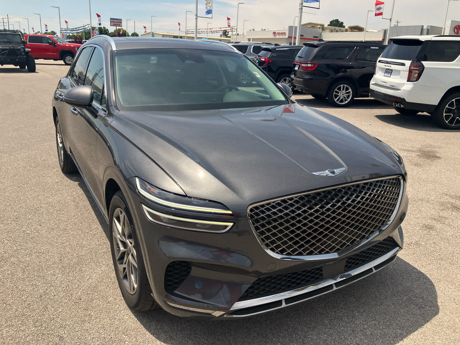 Used 2023 Genesis GV70 2.5T w/ Select Package AWD/4WD image 1