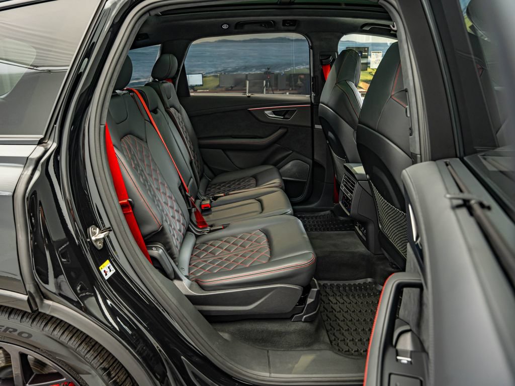 Used 2025 Audi SQ7 Prestige AWD/4WD image 41