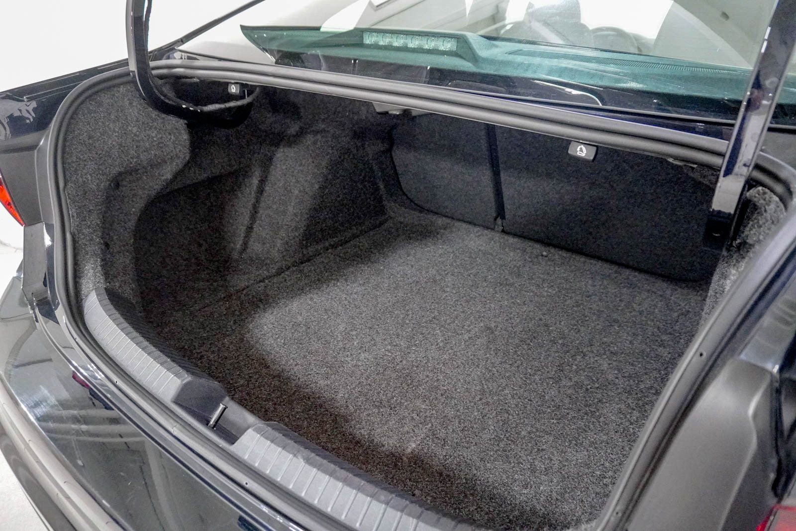 Used 2025 Volkswagen Jetta GLI Autobahn FWD image 8