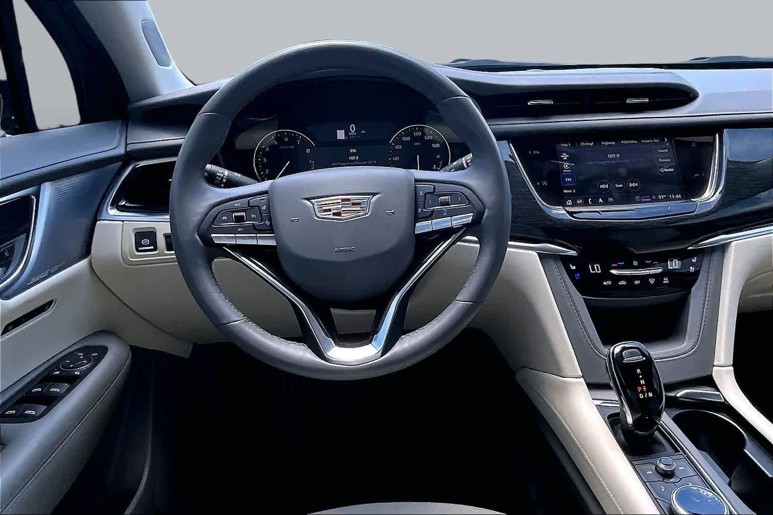 Used 2023 Cadillac XT6 Premium Luxury FWD image 6