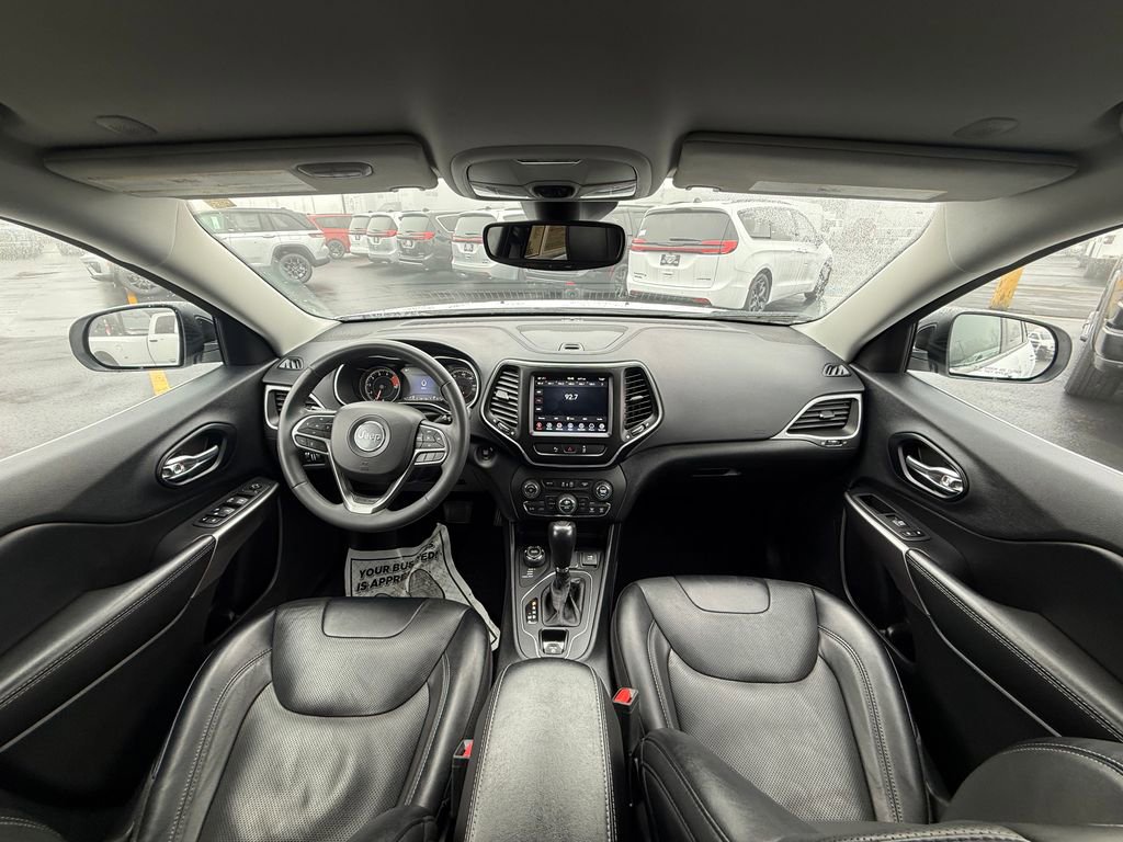 Used 2022 Jeep Cherokee Latitude Lux w/ Mopar Interior Package image 11